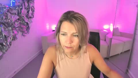 nicolehits online show from July 2026 09:08:01 AM