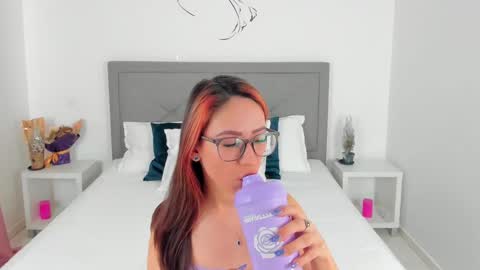 Snapshot of nicoleirisxxx chatting on February 2025 09:54:01 AM nicoleirisxxx online show from February 2025 09:54:01 AM