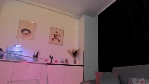 Snapshot of nicoleirisxxx chatting on October 2025 05:52:02 AM nicoleirisxxx online show from October 2025 05:52:02 AM