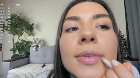 Snapshot of nicoleluuv chatting on January 2025 01:08:02 PM Dua Lipa online show from January 2025 01:08:02 PM