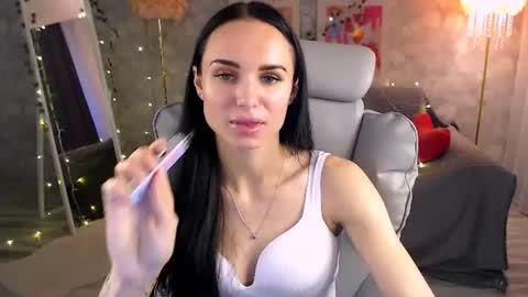 Nicole online show from June 2026 03:43:01 PM