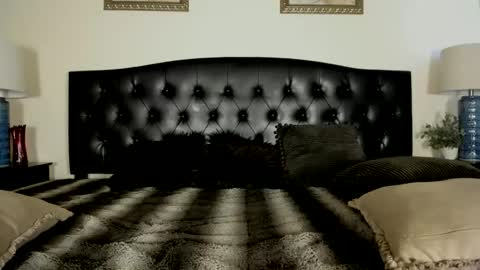 Nicole online show from February 2026 10:02:02 PM