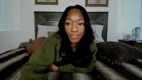 Nicole online show from August 2026 09:06:01 PM