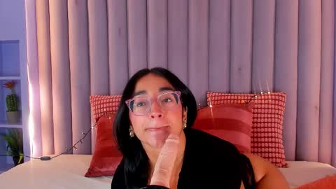 N I C O L E T  online show from December 2025 08:24:02 PM