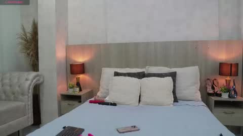 Nicolle Alvarez online show from June 2026 11:35:01 AM