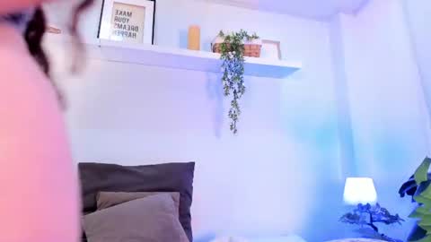 Snapshot of nicolle_evanss_ chatting on June 2026 05:12:01 AM nicolle_evanss_ online show from June 2026 05:12:01 AM