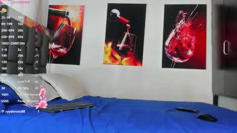 nicolle_hanks1 online show from November 2025 02:49:02 PM