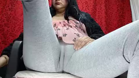 Snapshot of nicolleowens chatting on November 2025 09:35:02 PM NICOLLE online show from November 2025 09:35:02 PM