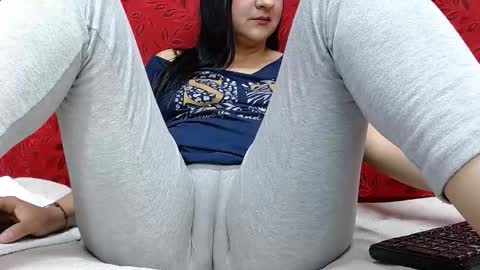 Snapshot of nicolleowens chatting on November 2025 11:37:01 PM NICOLLE online show from November 2025 11:37:01 PM