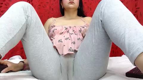 NICOLLE online show from May 2026 09:22:02 PM