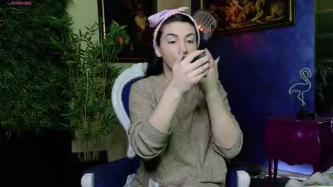 Nicolle online show from November 2025 11:09:02 AM