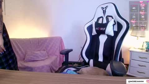 Snapshot of nicolthompsonn chatting on October 2025 01:46:01 AM Nicol online show from October 2025 01:46:01 AM