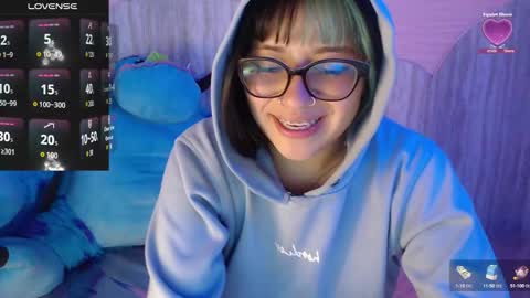 Snapshot of nicte_t chatting on September 2025 08:56:02 PM Nic online show from September 2025 08:56:02 PM