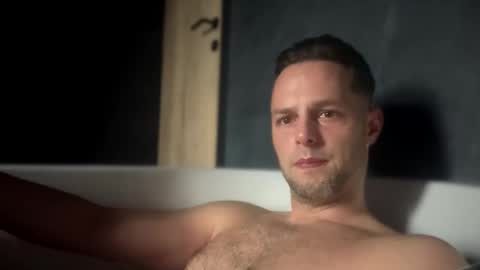 nigel49 online show from December 2024 12:11:02 PM