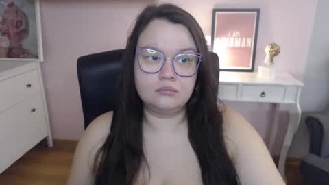 Snapshot of nightholly chatting on March 2026 07:47:02 AM Holly online show from March 2026 07:47:02 AM