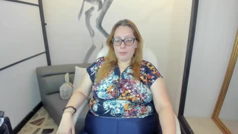 Anni online show from February 2025 09:52:02 PM