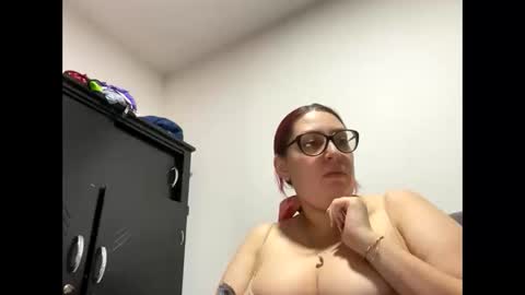 Anni online show from November 2025 07:48:02 PM