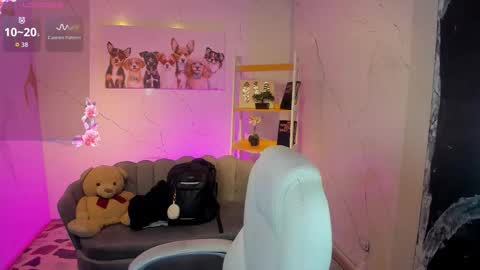 Anni online show from November 2025 12:44:01 AM