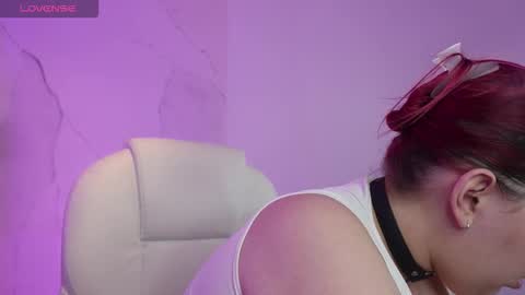 Anni online show from November 2025 09:59:01 PM