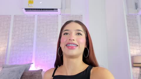 Niicole online show from January 2025 05:14:01 PM