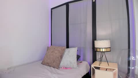 Niicole online show from March 2026 08:59:02 PM