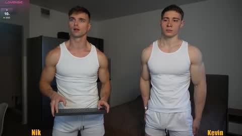 Nik online show from October 2025 02:13:02 PM