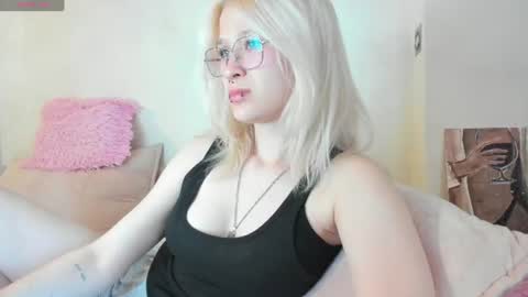 Snapshot of nika_sm chatting on July 2026 01:29:02 AM Nika Sm online show from July 2026 01:29:02 AM