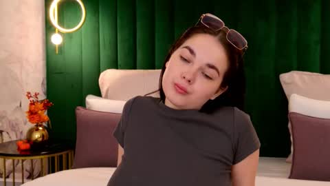 Nika online show from October 2025 02:53:01 AM