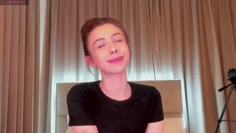 Snapshot of nikaletta chatting on April 2026 11:17:01 PM Nika online show from April 2026 11:17:01 PM
