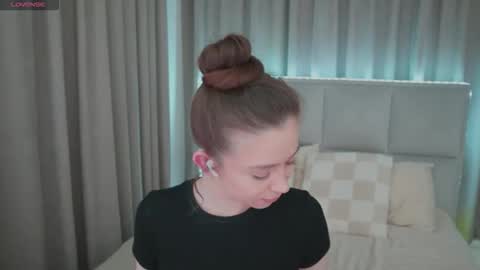 Snapshot of nikaletta chatting on May 2026 09:44:02 PM Nika online show from May 2026 09:44:02 PM