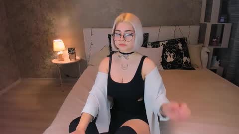 nikarocks online show from January 2025 05:42:02 PM