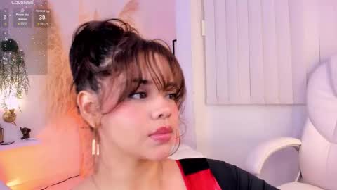 NIKA online show from October 2025 12:14:01 AM