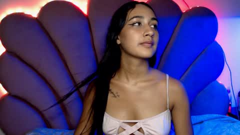 Snapshot of nikibrice chatting on December 2024 01:24:01 AM online show from December 2024 01:24:01 AM
