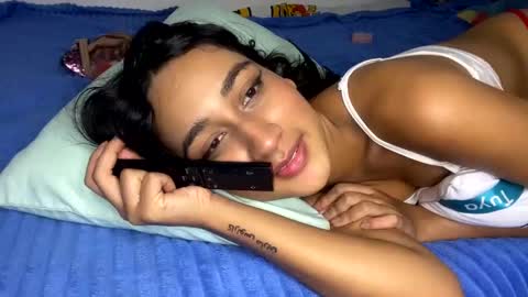 Snapshot of nikibrice chatting on December 2024 04:31:02 AM online show from December 2024 04:31:02 AM