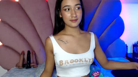 Snapshot of nikibrice chatting on January 2025 10:24:01 PM online show from January 2025 10:24:01 PM