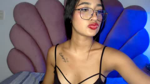 Snapshot of nikibrice chatting on February 2025 10:20:01 PM online show from February 2025 10:20:01 PM