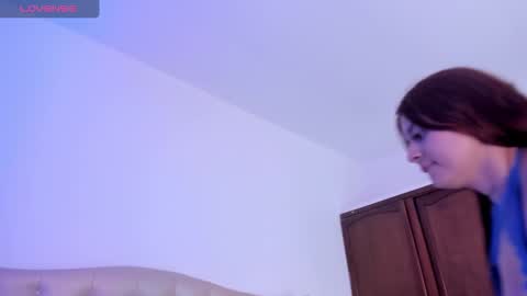 Niikii online show from December 2024 01:03:01 AM