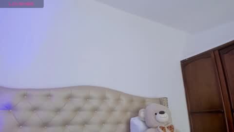 Niikii online show from January 2025 01:11:02 AM