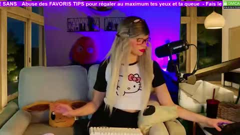 Kitty Chatte online show from November 2025 08:52:02 PM