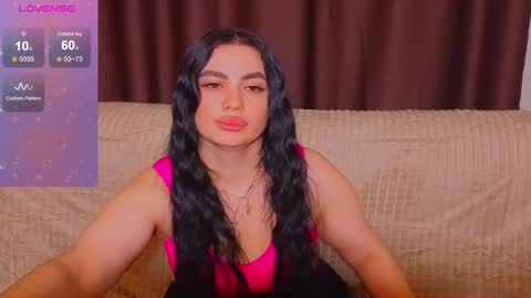 Snapshot of nikki_kardashian chatting on March 2025 10:43:02 PM Nikki Kardashian online show from March 2025 10:43:02 PM