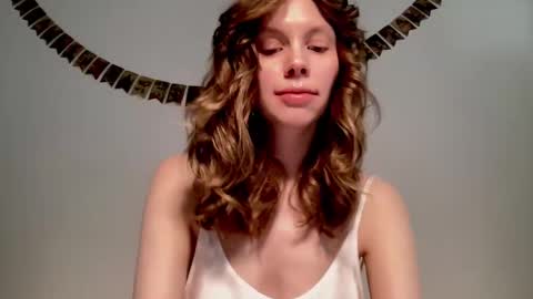 Nikki online show from February 2025 10:04:01 AM