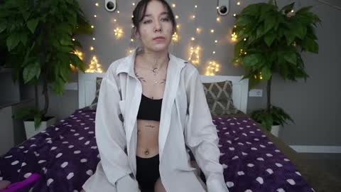 Nikki online show from February 2025 01:20:01 PM