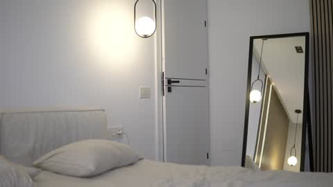 Nicole online show from October 2025 06:14:01 AM