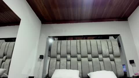     online show from November 2025 11:38:02 AM