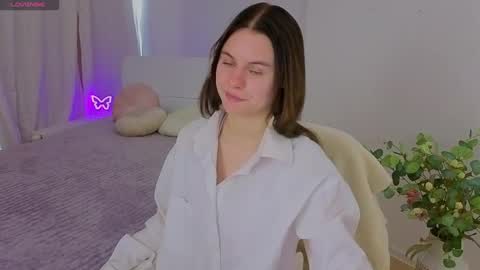 Snapshot of nikkyy_reed chatting on April 2026 07:55:01 AM Nikky online show from April 2026 07:55:01 AM