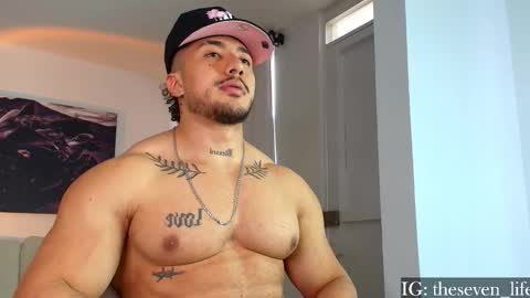 Niko online show from December 2025 01:51:02 PM