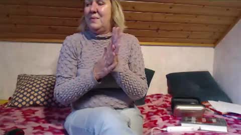 Nikole1 online show from November 2025 10:58:01 AM