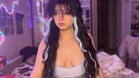 nikoli_naw online show from October 2025 02:12:01 PM