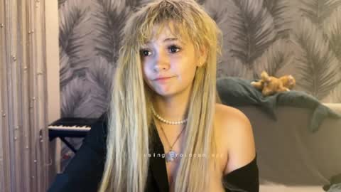 Snapshot of nikoli_naw chatting on June 2026 08:02:01 PM nikoli_naw online show from June 2026 08:02:01 PM