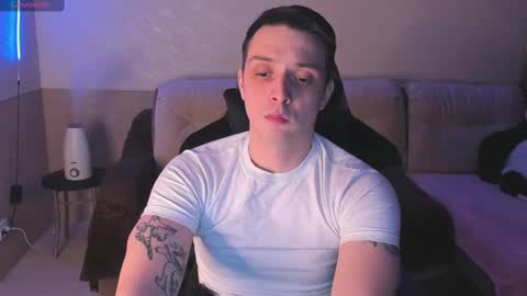 Nikolos online show from February 2025 05:34:01 PM